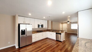 7924 Odysseus Ave in Las Vegas, NV - Building Photo - Building Photo