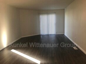 19 Twin Oaks Dr in Belleville, IL - Building Photo - Building Photo