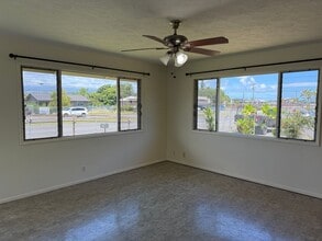 545 Kanoelehua Ave in Hilo, HI - Building Photo - Building Photo