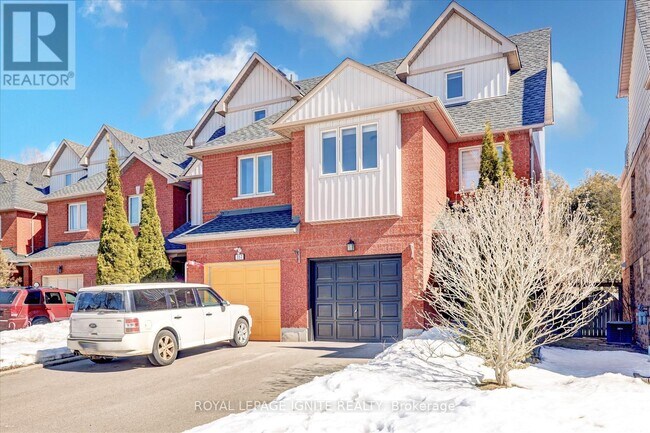 355 Sparrow Cir in Pickering, ON - Building Photo - Building Photo