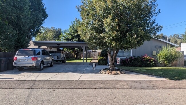 property at 7626 Oak Grove Ave