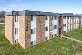 Edgewood Village Apartments in Nicholasville, KY - Building Photo - Primary Photo