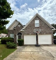 1811 Deer Valley Ln in Hoover, AL - Building Photo