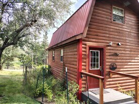 258 Garrison Dr in Eureka, MT - Building Photo