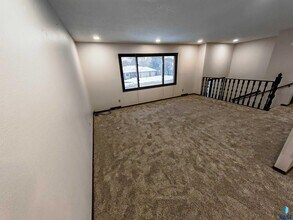 4504 S Cliff Ave in Sioux Falls, SD - Building Photo - Building Photo