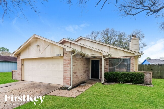 10810 Lakewood Oaks Dr in Sugar Land, TX - Building Photo - Building Photo