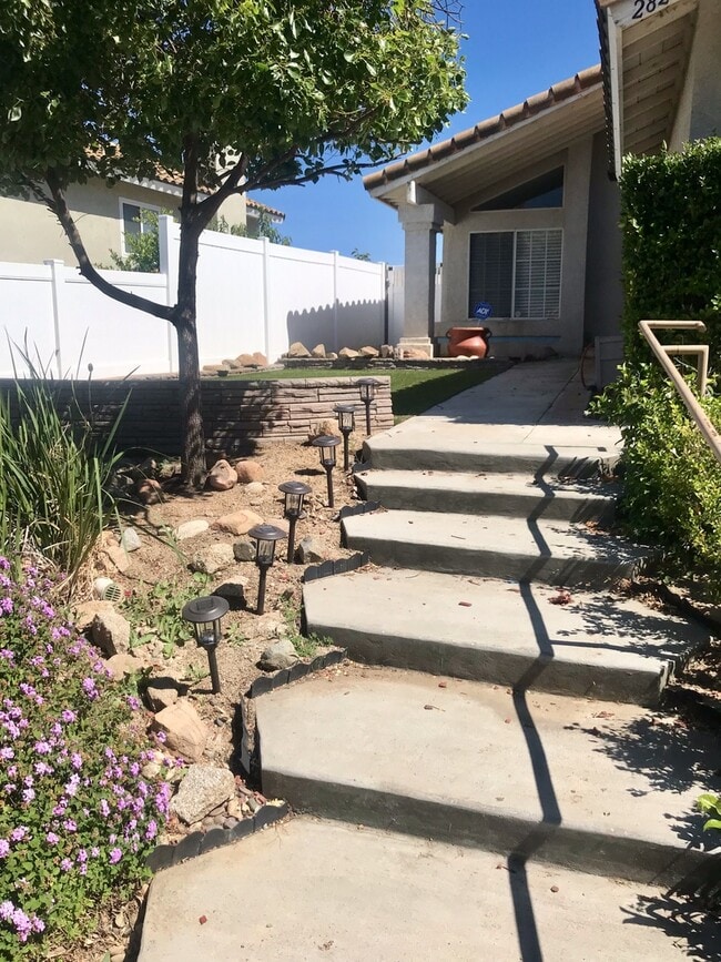 2828 La Cima Rd in Corona, CA - Building Photo - Building Photo