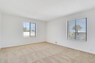 150 Pineview Rd in Jupiter, FL - Building Photo - Building Photo