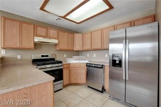 9580 W Reno Ave in Las Vegas, NV - Building Photo - Building Photo