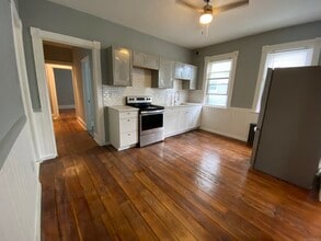 394 Gregory St in Bridgeport, CT - Foto de edificio - Building Photo