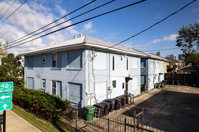 3415 La Branch in Houston, TX - Foto de edificio - Building Photo