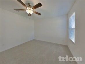 1734 Serenity Moon Dr in Crosby, TX - Foto de edificio - Building Photo