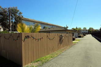 325 Chestnut Ave in Carlsbad, CA - Building Photo - Building Photo