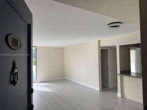 2715 Tigertail Ave in Miami, FL - Building Photo - Building Photo
