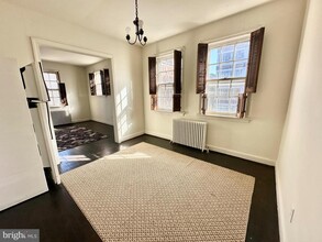 1300 N Hudson St in Arlington, VA - Building Photo - Building Photo