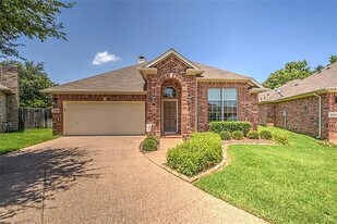 2684 Britany Cir in Bedford, TX - Building Photo