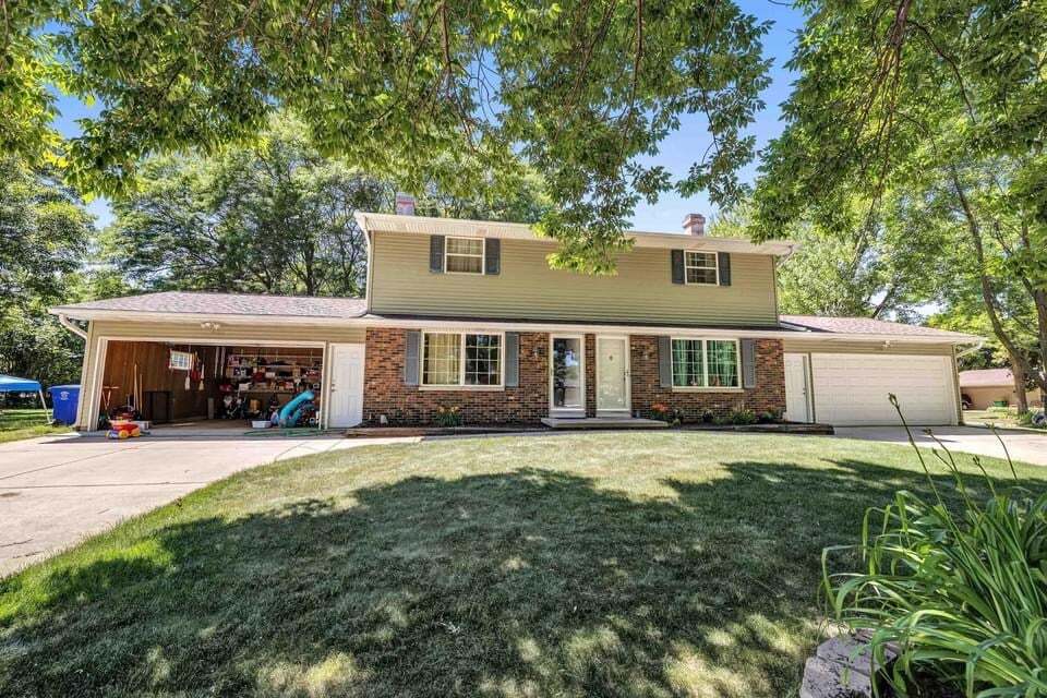 1222-1222 Sorrento Dr in Green Bay, WI - Building Photo