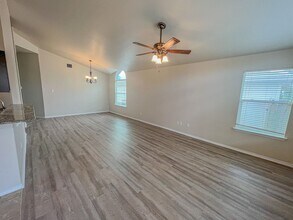 248 Geode Ln in Jarrell, TX - Building Photo - Building Photo