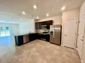 2635 Buena Vw Rd. in Kissimmee, FL - Building Photo - Building Photo