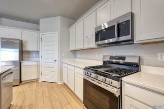 12422 Whitcomb Cir in Athens, AL - Building Photo - Building Photo