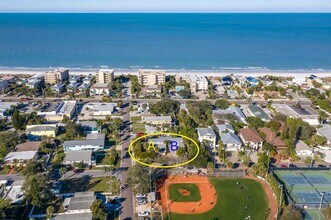 112 15th Ave in Indian Rocks Beach, FL - Building Photo - Building Photo