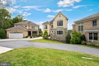 8319 Quarry Manor Terrace in Bethesda, MD - Building Photo - Building Photo