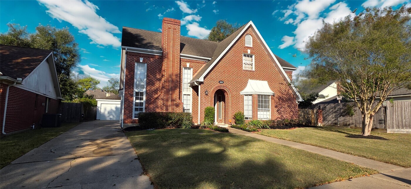 14810 Charlmont Dr in Houston, TX - Building Photo