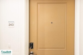 6115 Tidewater Dr, Unit 324 in Norfolk, VA - Foto de edificio - Building Photo