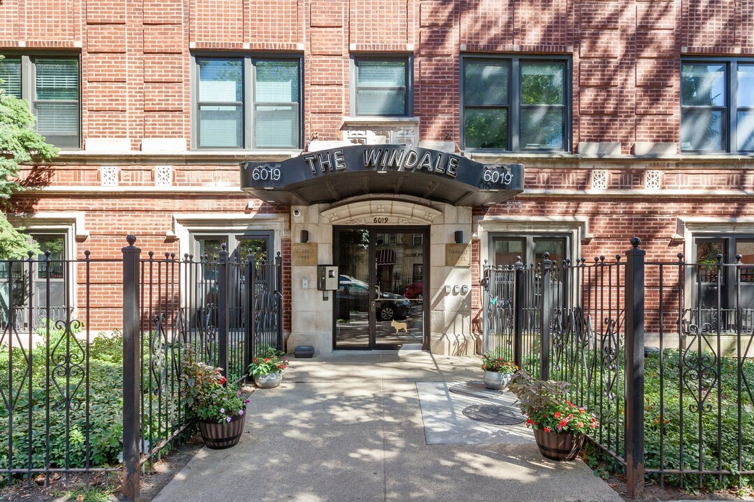 6008 N Winthrop Ave, Unit 110 in Chicago, IL - Building Photo