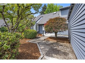5375 NW Edgebrook Pl in Portland, OR - Building Photo - Building Photo