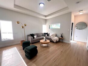 8753 SW 34th St in Miami, FL - Building Photo - Building Photo