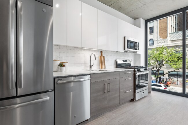 2500 N Sheridan Rd in Chicago, IL - Building Photo - Building Photo