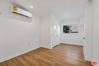 220 E Vernon Ave in Los Angeles, CA - Building Photo - Building Photo