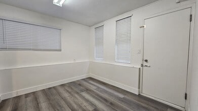 1587 Stayte Rd in White Rock, BC - Building Photo - Building Photo