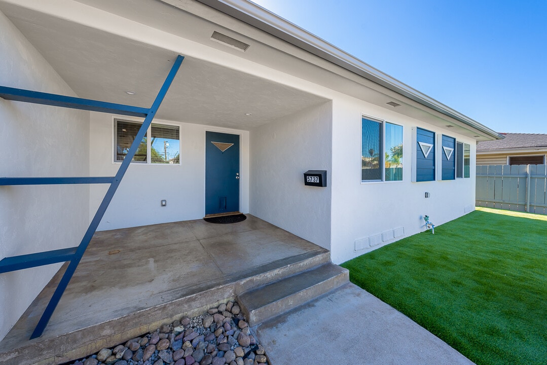 5737 Dorothy Dr in San Diego, CA - Building Photo