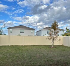 35977 Sunflower Hill Dr in Zephyrhills, FL - Building Photo - Building Photo