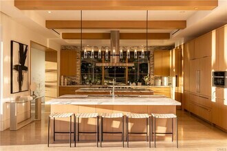 39 Tide Watch in Newport Beach, CA - Building Photo - Building Photo