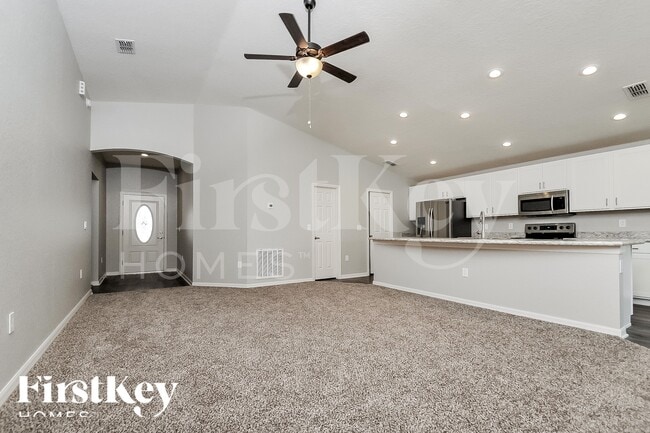 851 Orleans Dr in Eagle Lake, FL - Building Photo - Building Photo