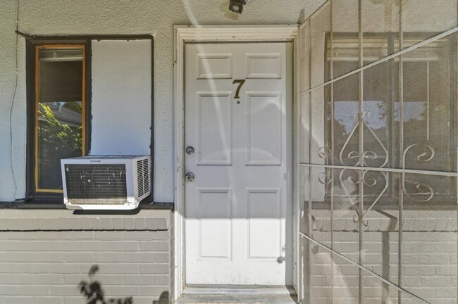 property at 139 W 18th St