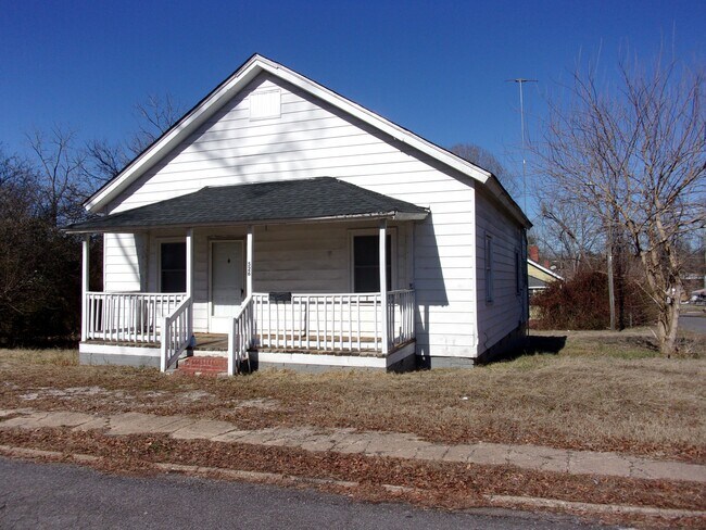 526 Leslie St in Chester, SC - Building Photo - Building Photo