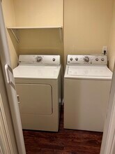 3024 E Carey Ave, Unit 1 in North Las Vegas, NV - Foto de edificio - Building Photo