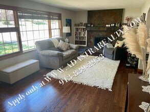 5141 Nieman Rd in Shawnee, KS - Building Photo - Building Photo