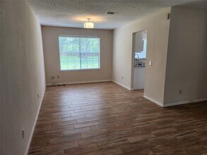 10607 Horseshoe Bend Dr in Houston, TX - Building Photo - Building Photo