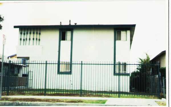 1324 W 93rd St in Los Angeles, CA - Building Photo