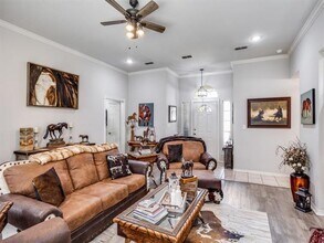 701 E Liberty St in Pilot Point, TX - Building Photo - Building Photo