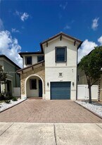 3423 W 110th St in Hialeah, FL - Building Photo