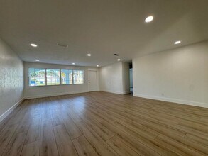 16 Seabreeze Dr in Ormond Beach, FL - Building Photo - Building Photo