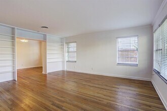 2107 Sheridan St in Houston, TX - Building Photo - Building Photo