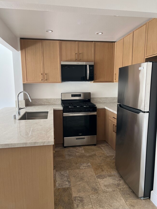 1517 Armacost Ave, Unit 102 in Los Angeles, CA - Building Photo - Building Photo