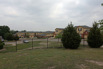 Homes of Persimmon in Dallas, TX - Foto de edificio - Building Photo